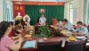 Đòng chí Vừ A Sử cùng tổ kiểm tra liên ngành